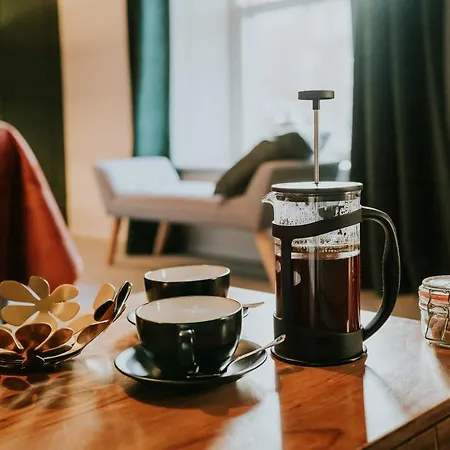 Dacre House, Couette-café
